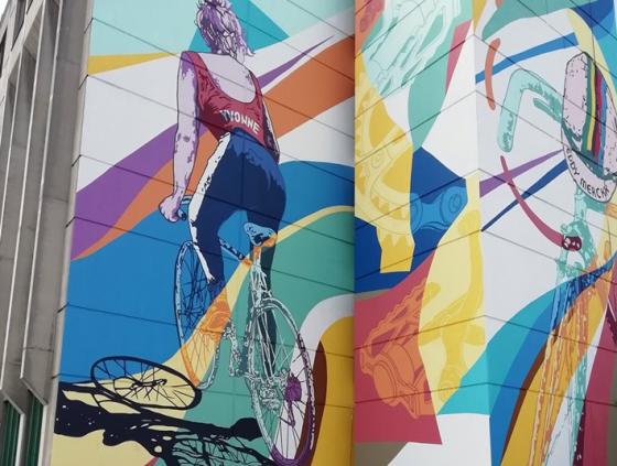 Une fresque street art dédiée au Tour de France