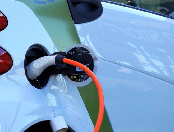 Première borne de recharge publique pour voitures électriques