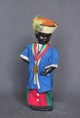 Manneken-Pis en costume du Géant Janneke du Meyboom