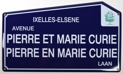De la ville au musée : les plaques de rue dans la collection