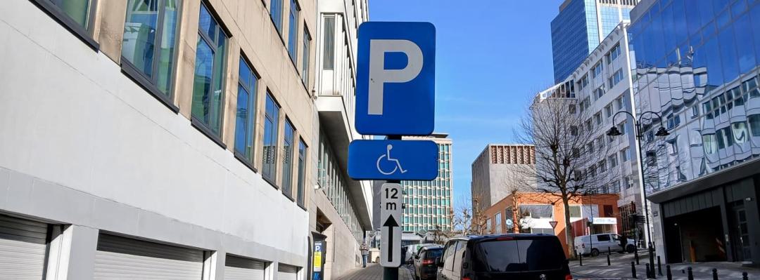 Emplacements de parking réservés aux personnes en situation de handicap