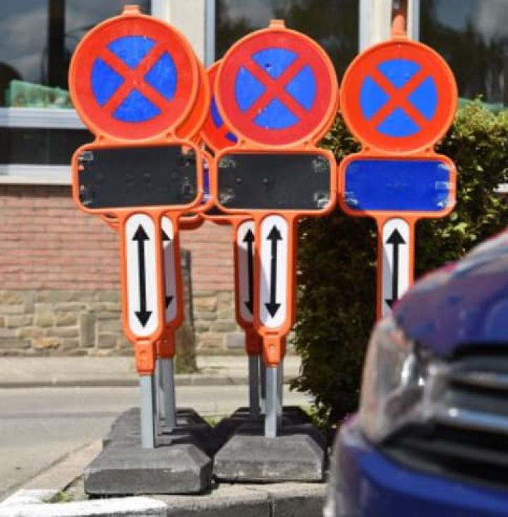 Location de panneaux de signalisation d'interdiction de stationner